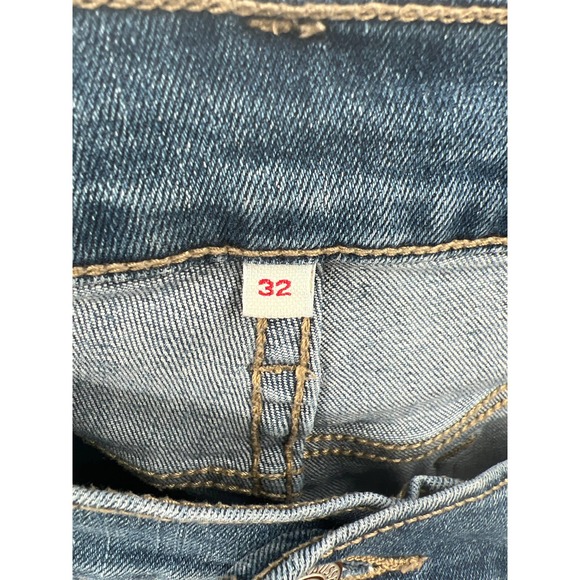 Levi Strauss and Co. Women's medium wash denim capris regular fit size 32 - Picture 3 of 3